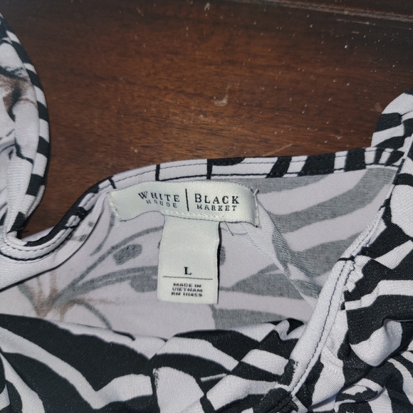 White House Black Market top - Picture 2 of 3